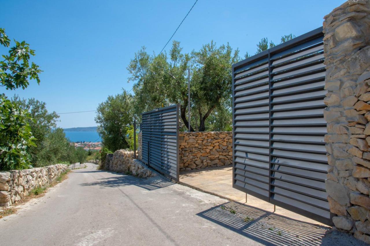 Plum Holiday Home Kaštel Stari Exterior foto